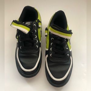 Vintage Nike sneakers 👟! In good condition